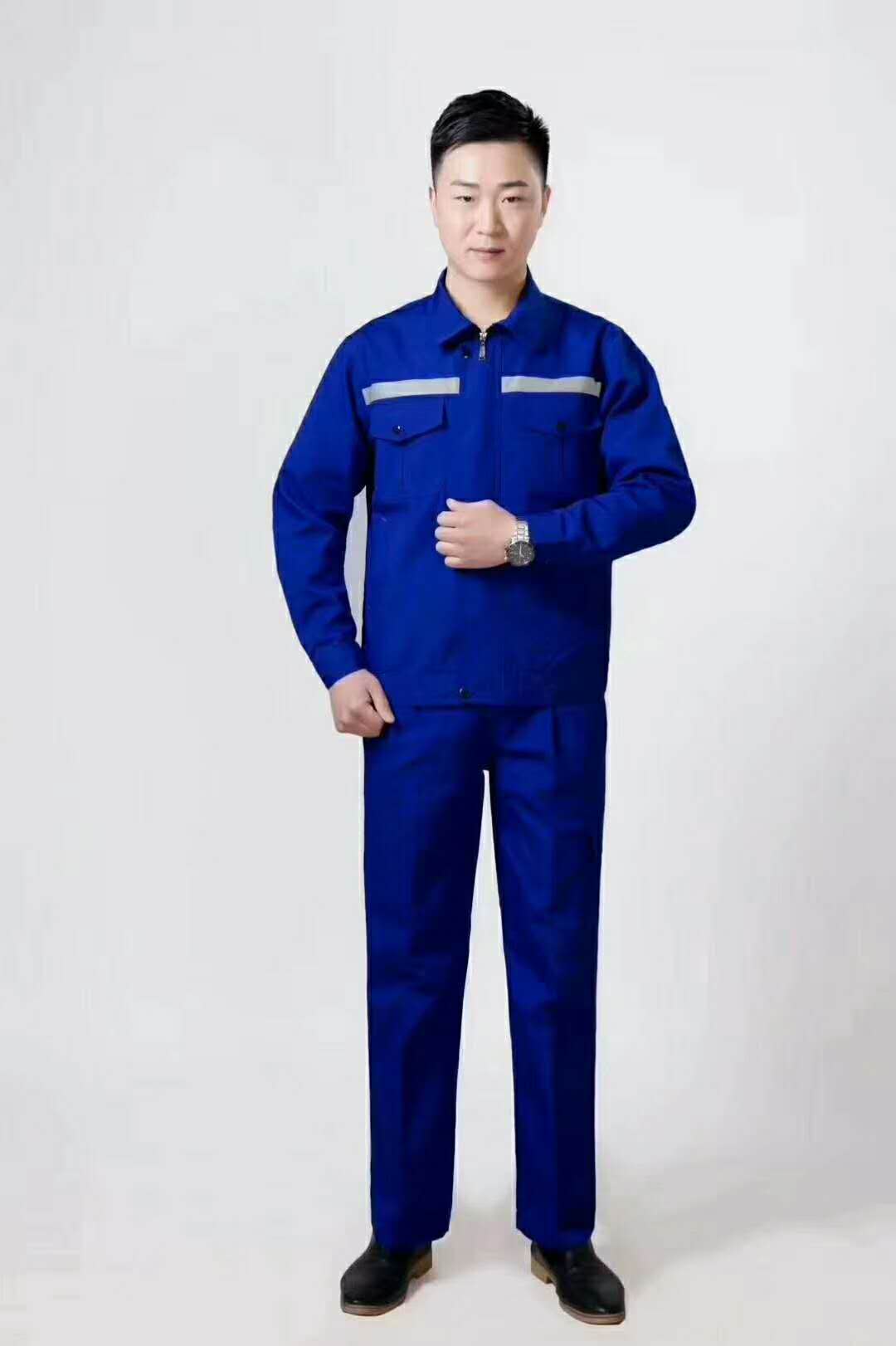 工作服